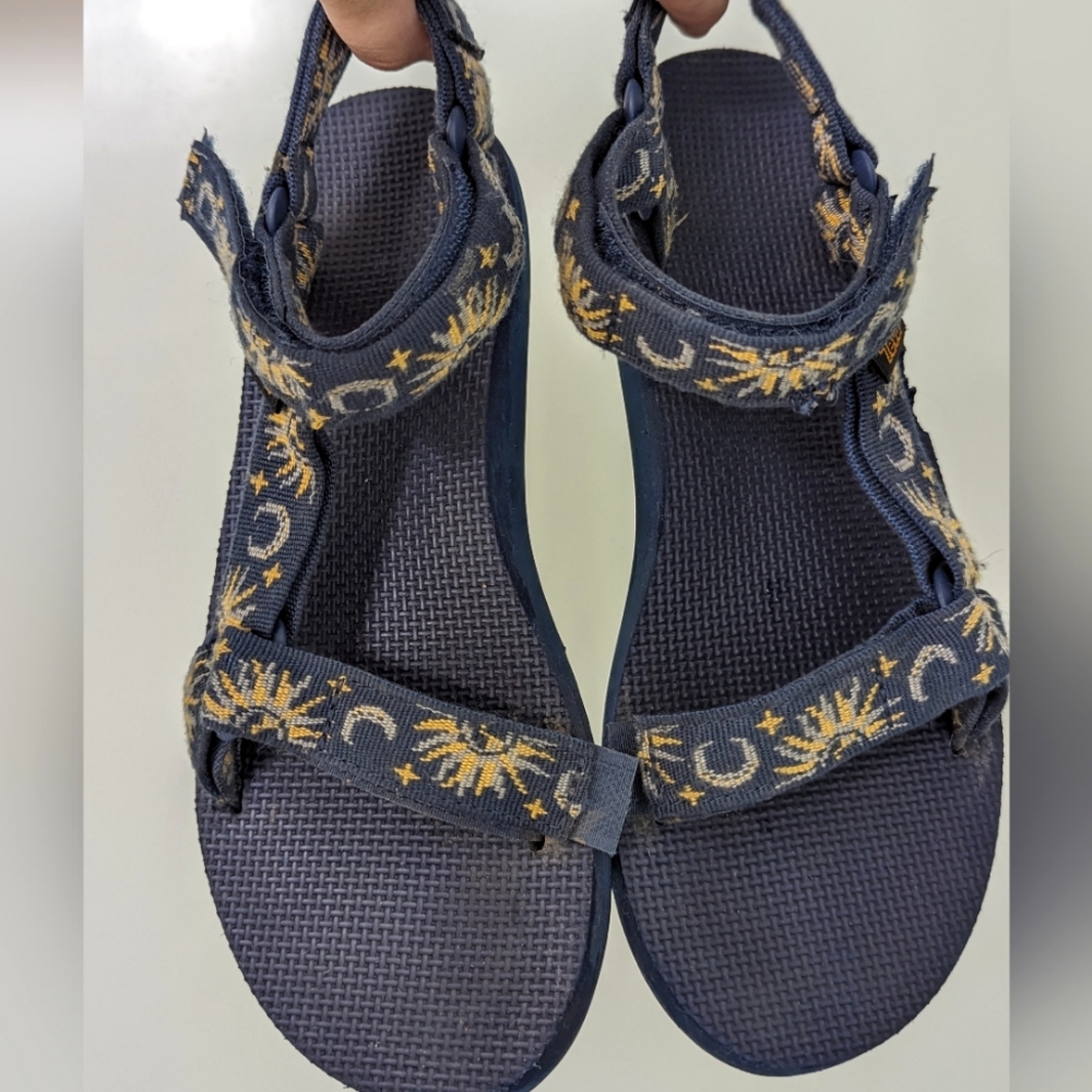 Teva Original Universal Sun and Moon Sandal size 7